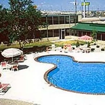 The Biltmore & Main Avenue 2*