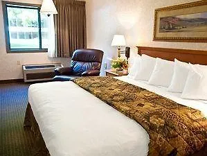 The Biltmore & Main Avenue Hotel