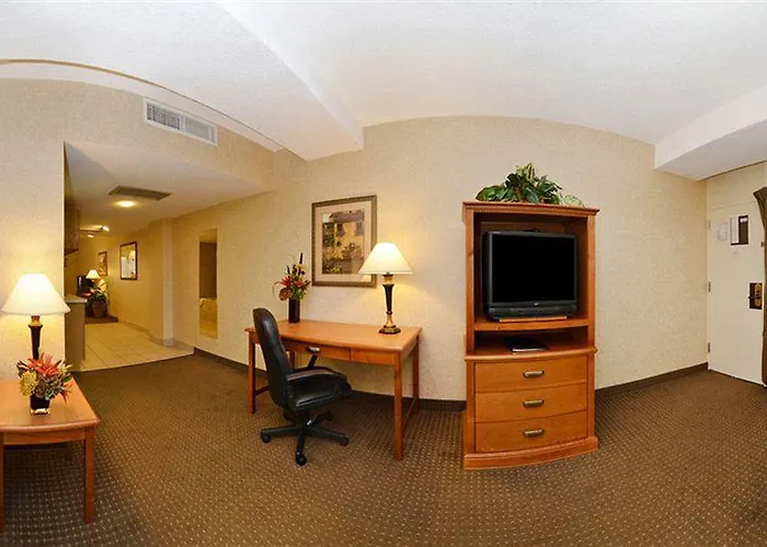 The Biltmore & Main Avenue 2* Fargo