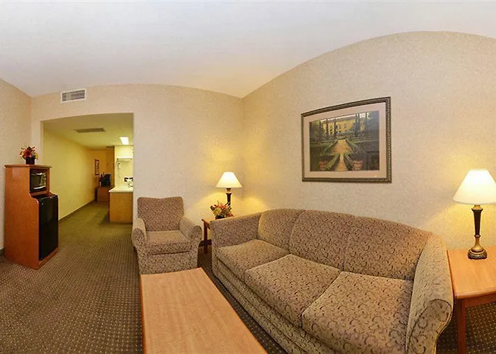 The Biltmore & Main Avenue 2*